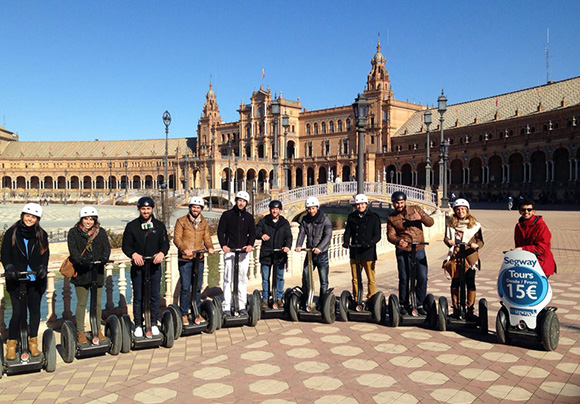 Disfruta del tour panorámico en segway viajando en Ave a Sevilla