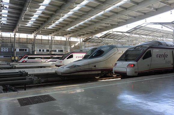 ¿Cuáles son las líneas de trenes AVE más utilizadas para viajar hasta o desde Sevilla este año 2017?