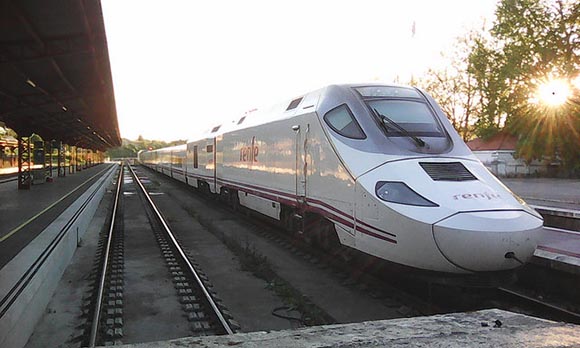 Crecen los viajes de negocio en trenes AVE hasta 2019